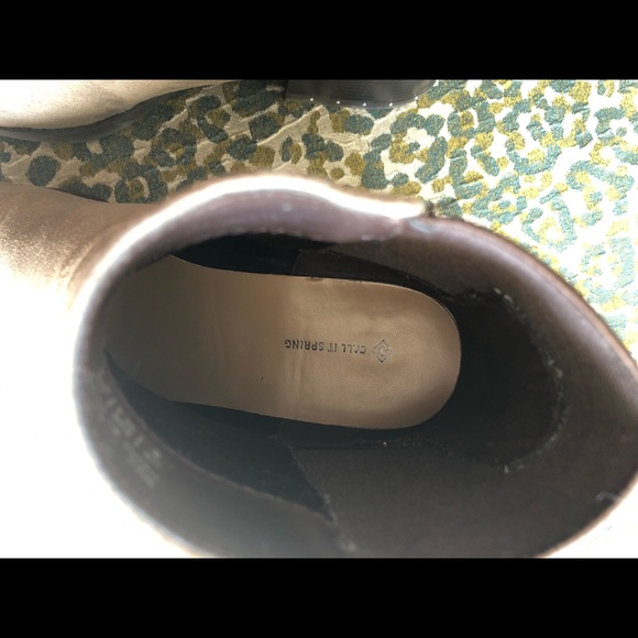 Light brown “call it spring” booties - Picture 4 of 8